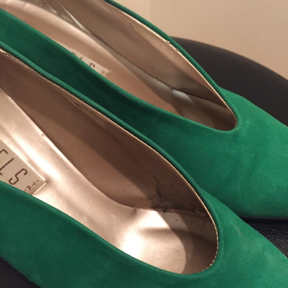 Parakeet green suede pumps - Picture 6 of 7